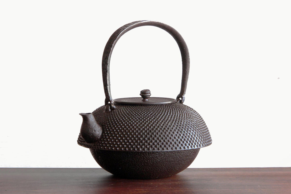 南部鉄瓶 笹葉模様 / Vintage Bamboo Leaf Tetsubin 南部鉄瓶 笹葉模様 / Vintage Bamboo Leaf Tetsubin (受注生産品)南部