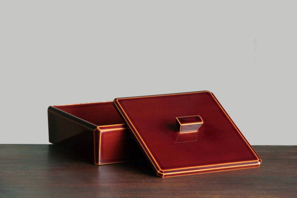 Hida Shunkei wooden box with beautiful colors. Finished with natural Urushi lacquer. 