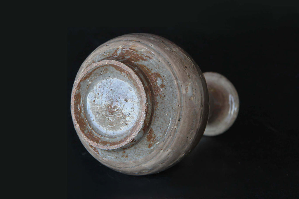 Japanese pottery, Sake bottle 