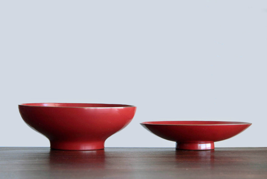 Red wooden bowl with lid. Classic Japanese tableware. With beautiful natural Urushi lacquer.