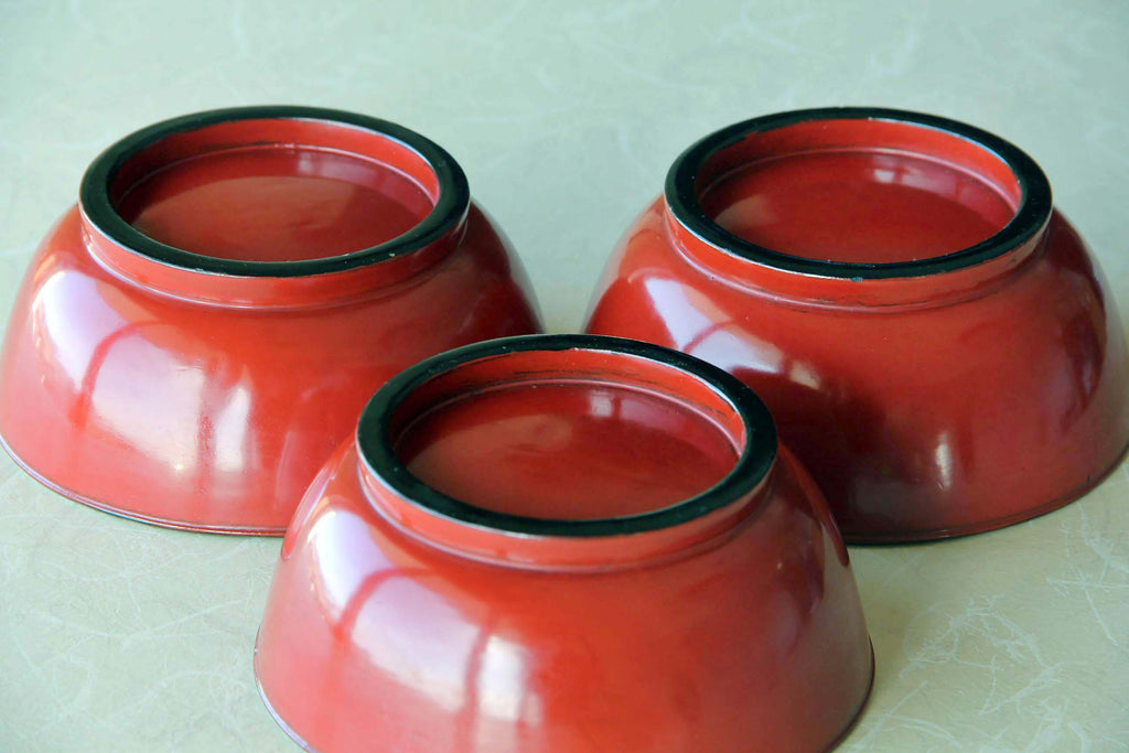 red lidded soup bowl. Japanese antique lacquerware.