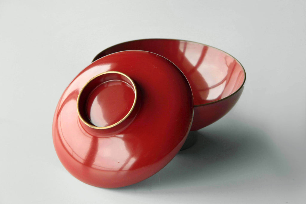 Japanese lidded soup bowl by skilled artisan. Natural Urushi lacquered wooden bowl.