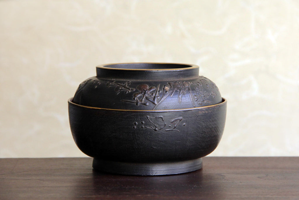 Antique lidded owan bowl, Japanese lacquerware