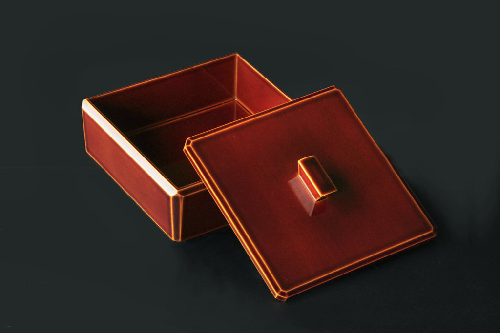 Hida Shunkei wooden box with beautiful colors. Finished with natural Urushi lacquer. Top view with lid opened.