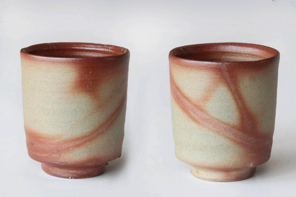 Pair of Bizen ware tea cups with distinctive hidasuki (flame-like) straw marks
