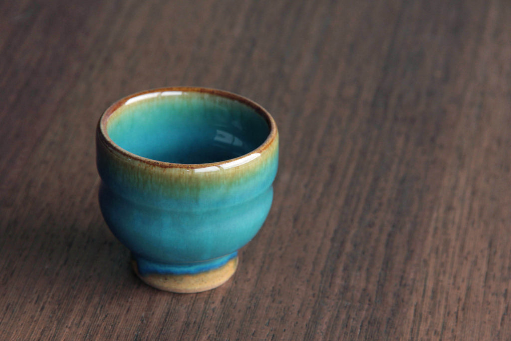 Emerald green glaze small tea cup. Japanese Otaru Kiln, rare pottery.