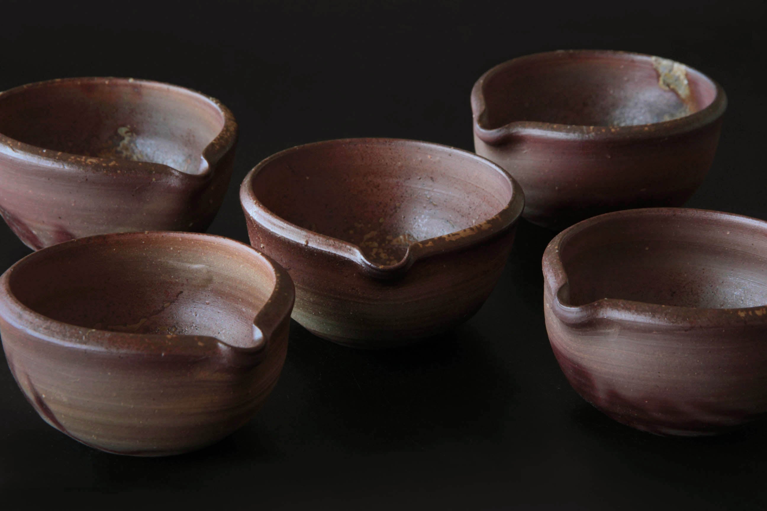 Bizen Ware Bizen Ware Bowl with Spout | Handcrafted Japanese Pottery – KinsenTOKYO
