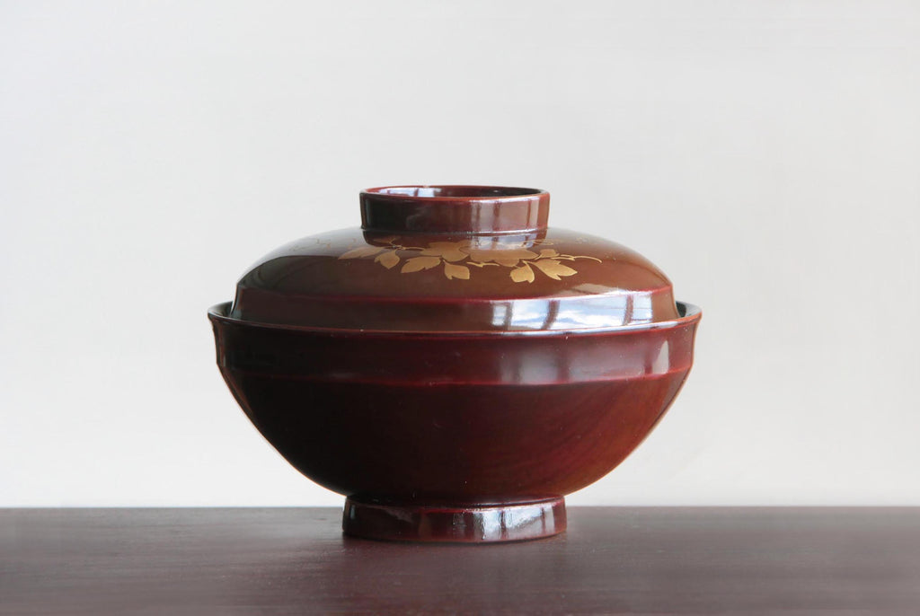 Japanese Owan bowl with lid. Japanese food tableware