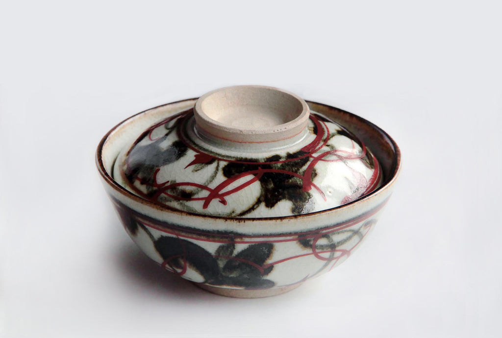 Lidded ceramic bowl by Rokube Kiyomizu