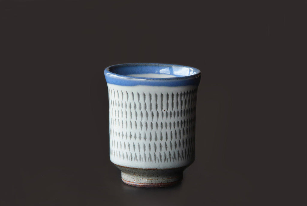 Koishiwara pottery tea cup. 