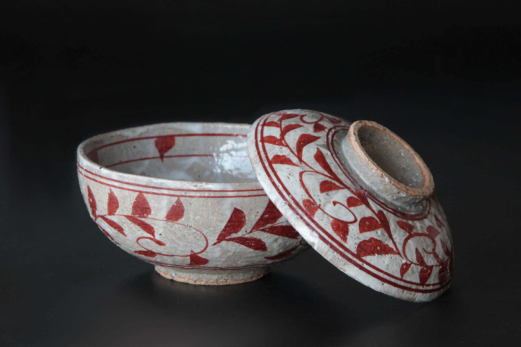 Lidded chawan bowl with red glaze drawing , Japanese pottery 