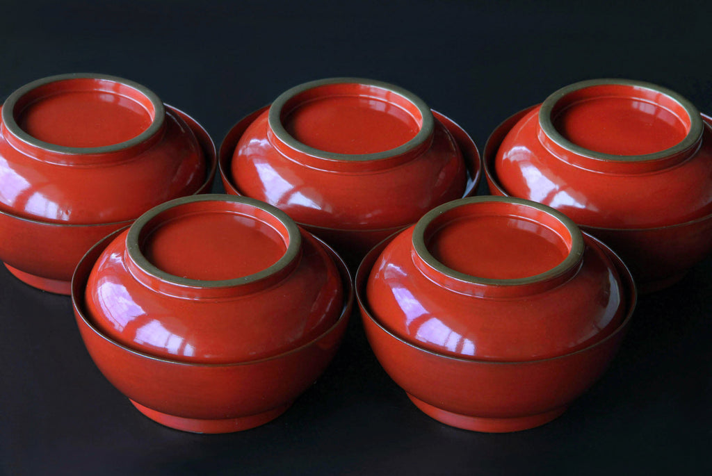 Antique wooden bowl with lid. Japanese Urushi lacquer ware. Japanese cuisine tableware.