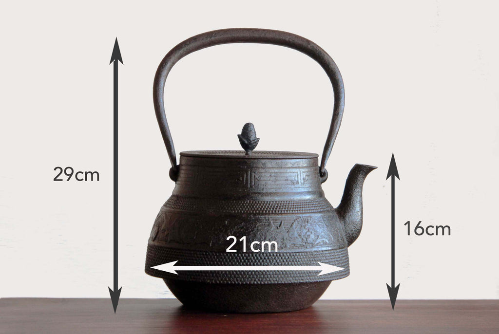 Japanese iron kettle, Nanbu Tetsubin for boiling water.