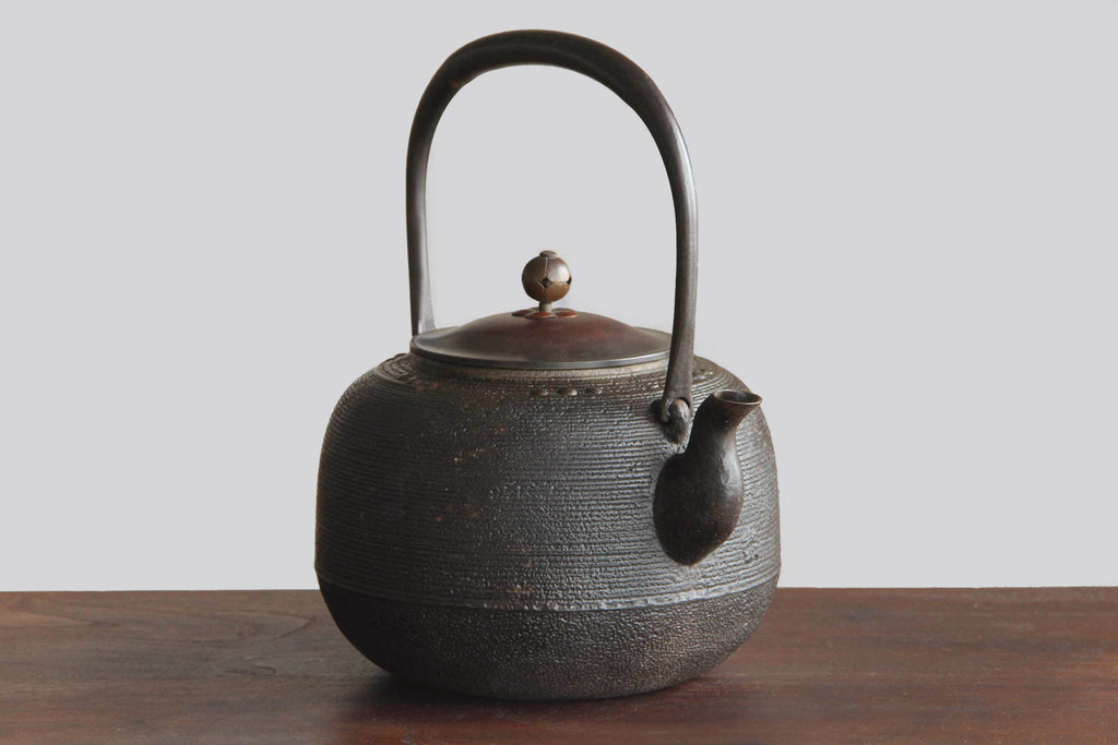 南部鉄瓶 笹葉模様 / Vintage Bamboo Leaf Tetsubin antique-japanese-