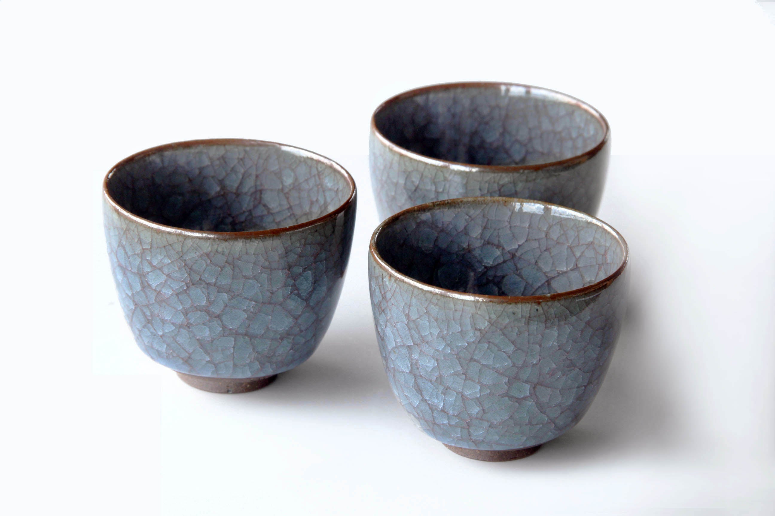 Crackle Glaze Tea Cup by Toshio Furukawa | Japanese Pottery