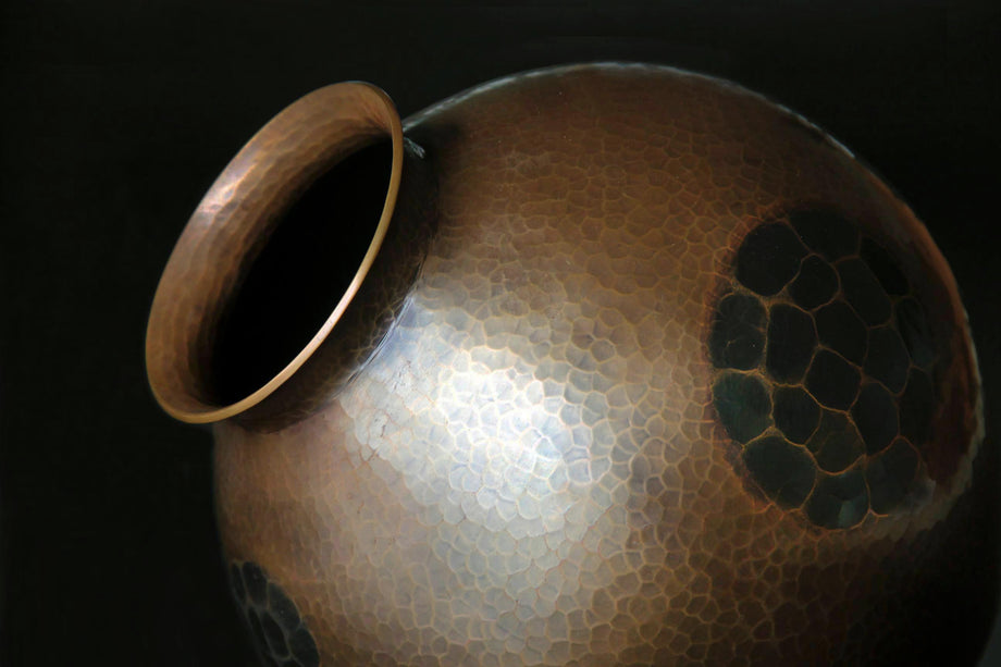 H 17cm Japanese Copper Vase by Gyokusendo – Hand-Hammered Tsuiki