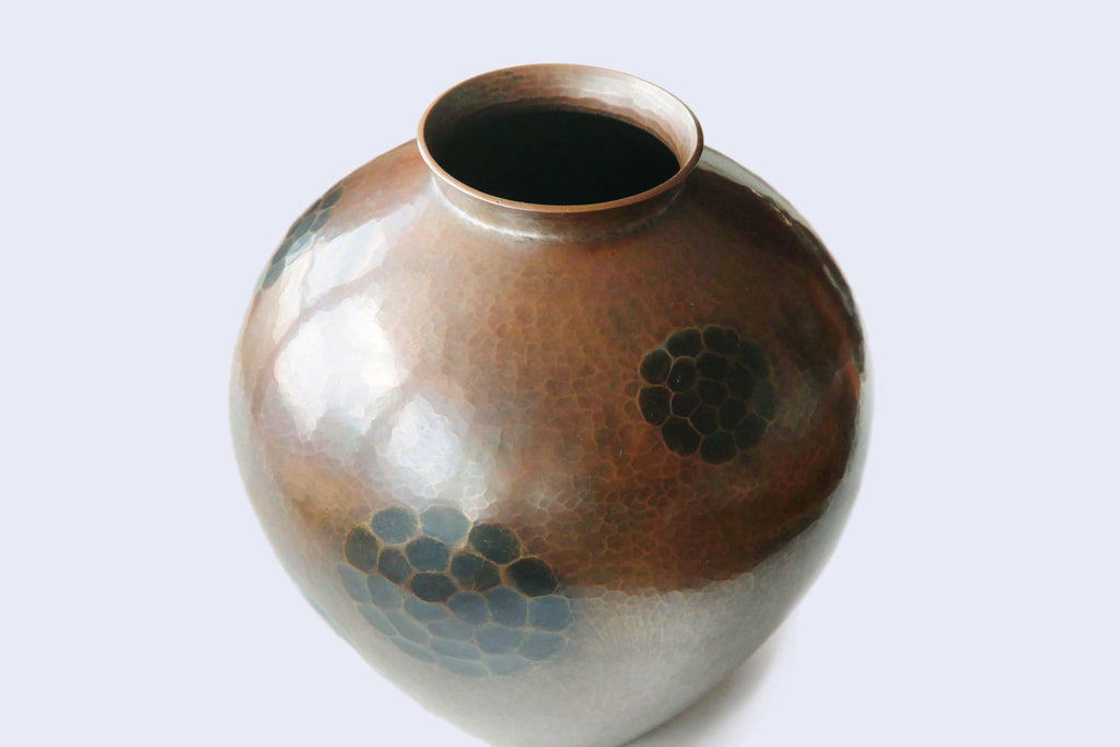 Japanese copper vase by Gyokusendo