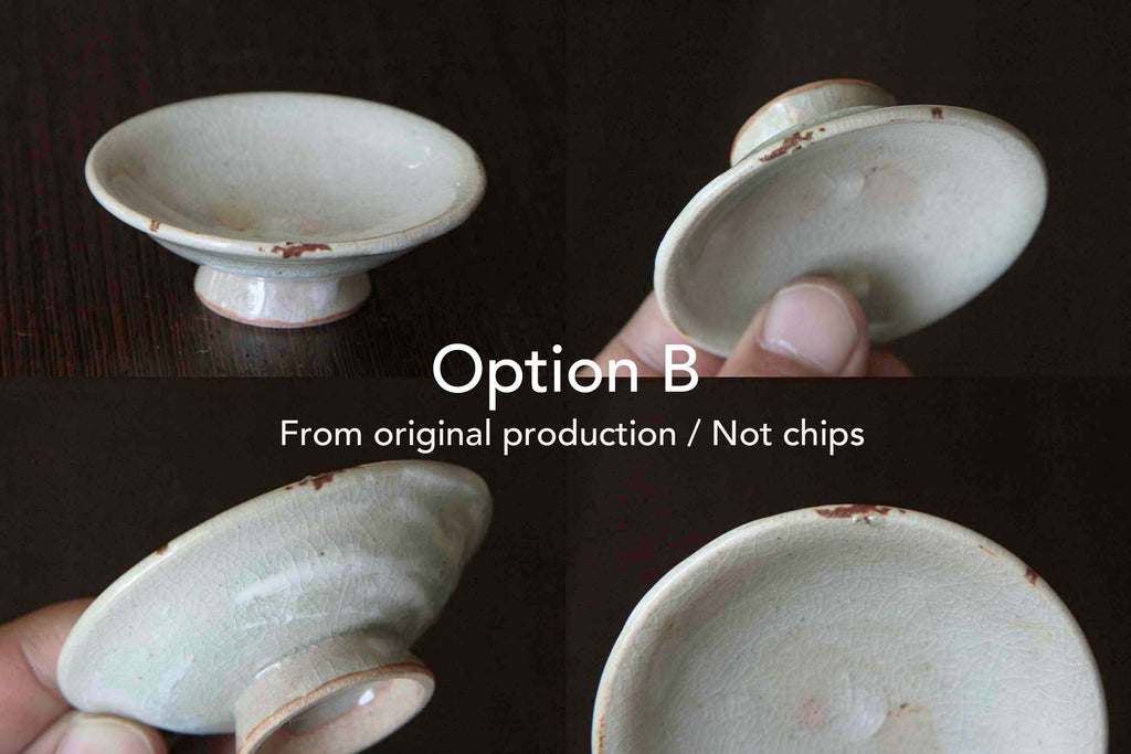 Small ceramic lid with natural imperfections from original production, not chips.