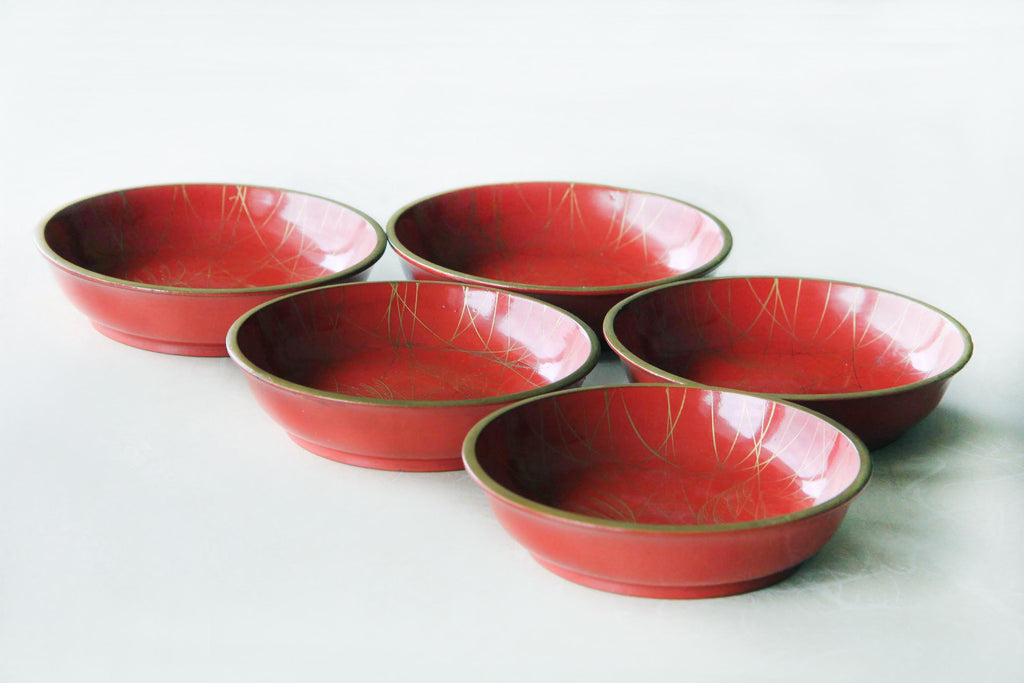 Japanese antique tableware, small red wooden dish with Makie drawing for Sushi sashimi 
