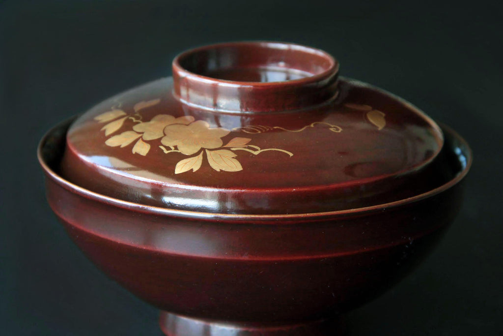 Japanese Owan bowl with lid. Japanese food tableware