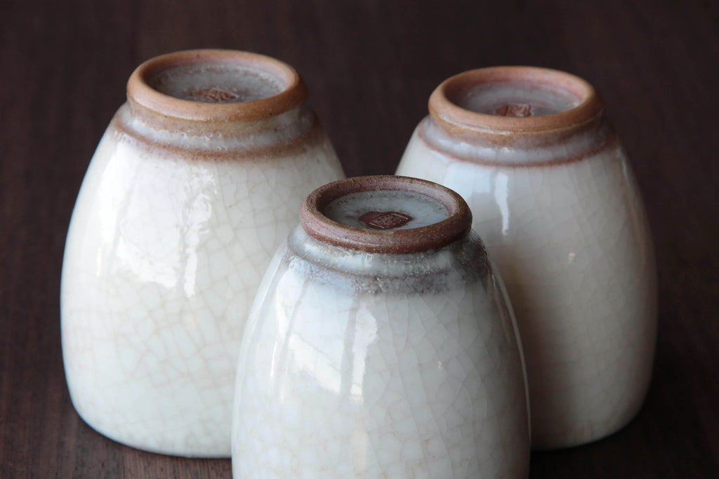 white glaze vintage tea cup by Otaru Kiln in Hokkaido. Nice crackle vintage surface.