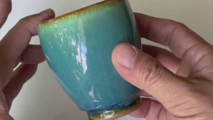 Rotating and close-up video showcasing the shape, texture, and details of the Otaru pottery cup.