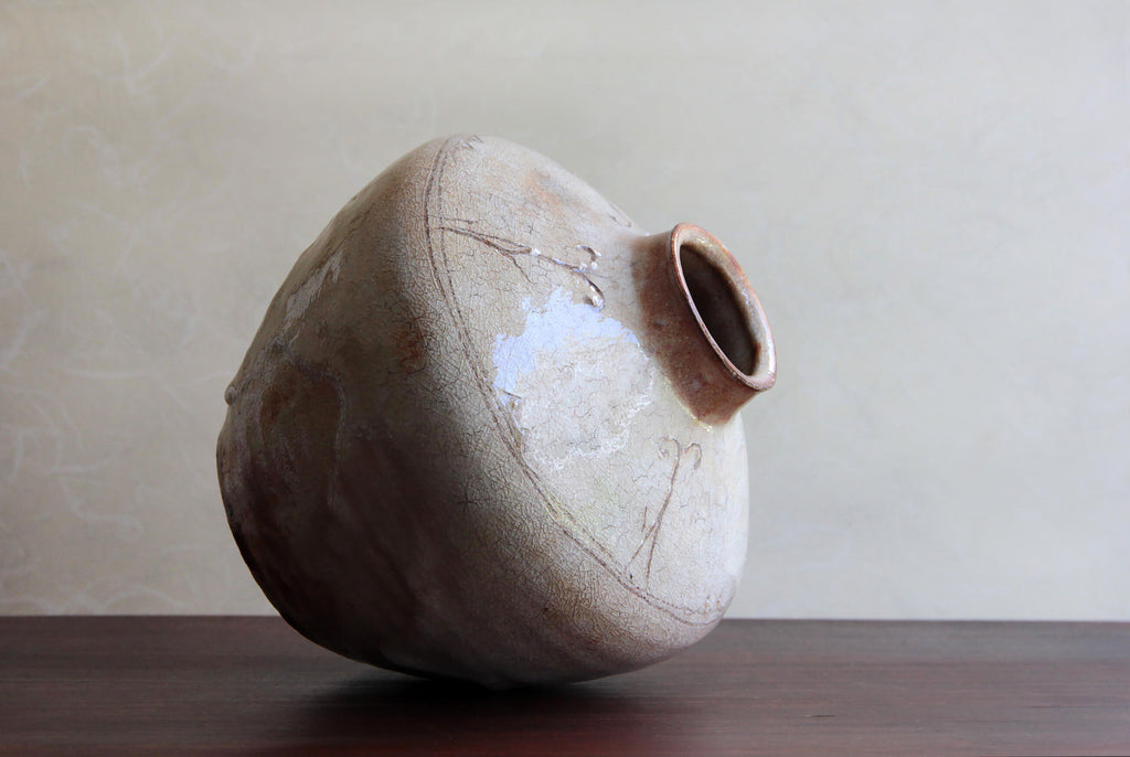 Japanese pottery artist, vase 